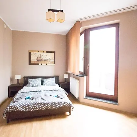 Happy - Just In Center * ヴロツワフ