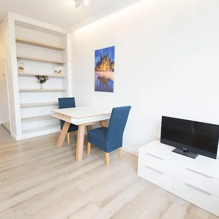 Happy - Just In Center * ヴロツワフ