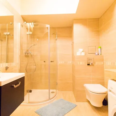 Happy - Just In Center アパート *