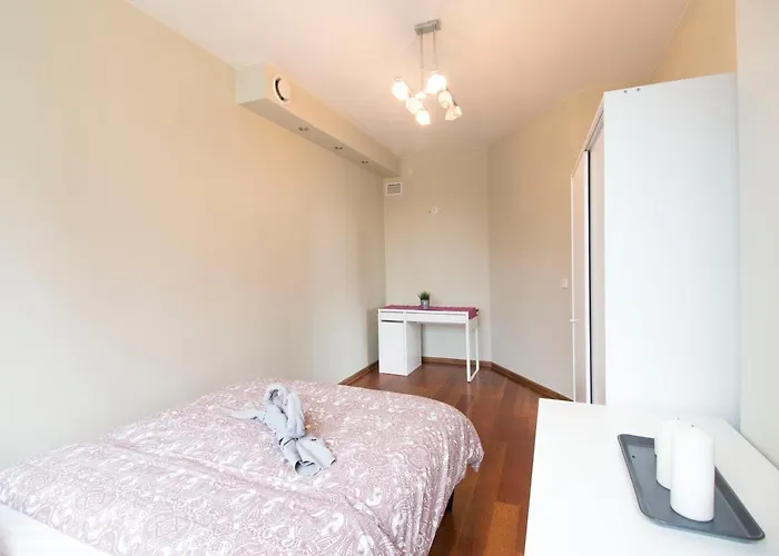 Happy - Just In Center 아파트