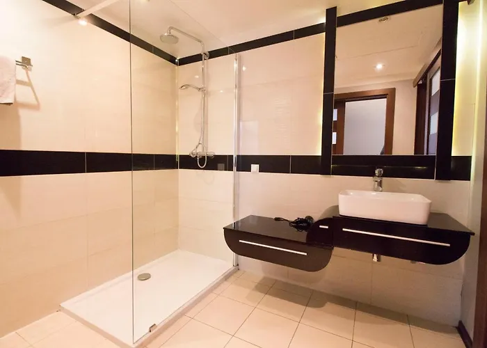 아파트 Happy - Just In Center *