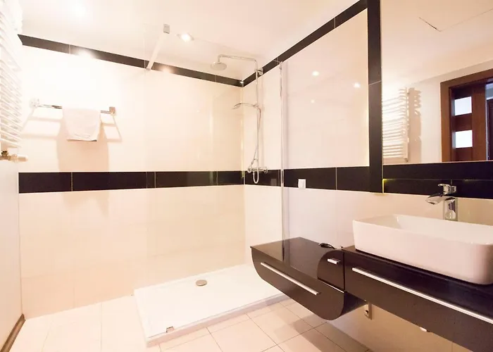 Happy - Just In Center 아파트 *