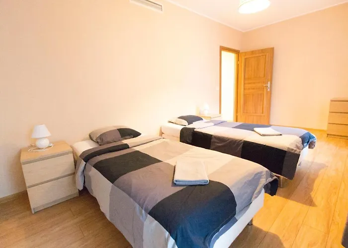 Happy - Just In Center 브로츠와프