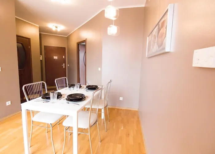 Happy - Just In Center 브로츠와프